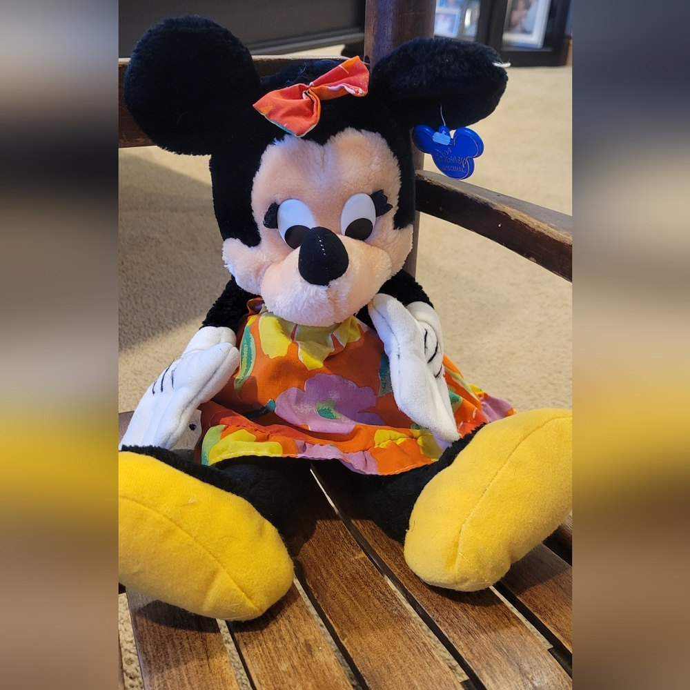 1988 Vintage Disney Minnie Mouse Plush  Orange Flower Hawaiian dress